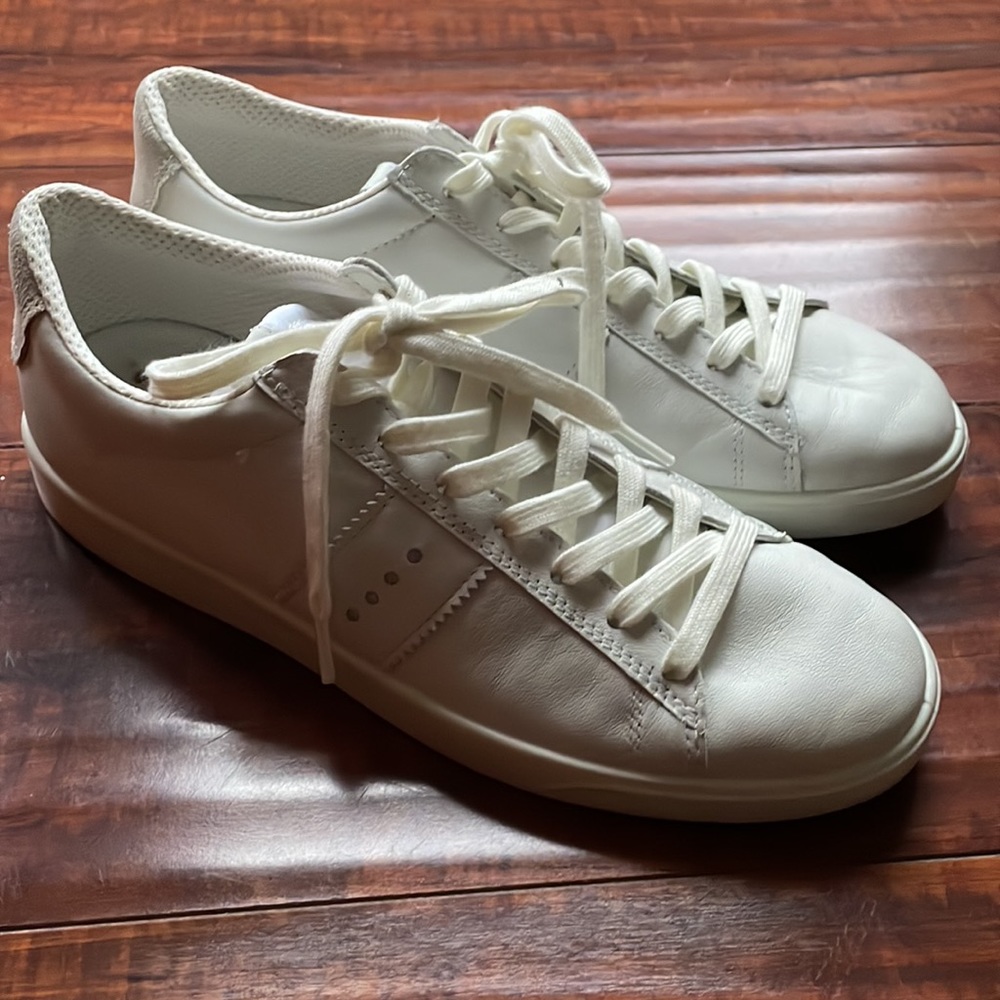 Ecco fluidform soft white leather sneakers